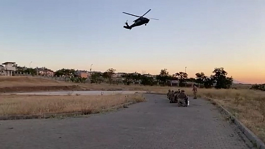 Yaylada rahatsızlan kadın yolda kalınca helikopter ile hastaneye kaldırıldı