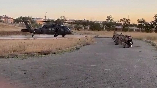 Yaylada rahatsızlan kadın yolda kalınca helikopter ile hastaneye kaldırıldı