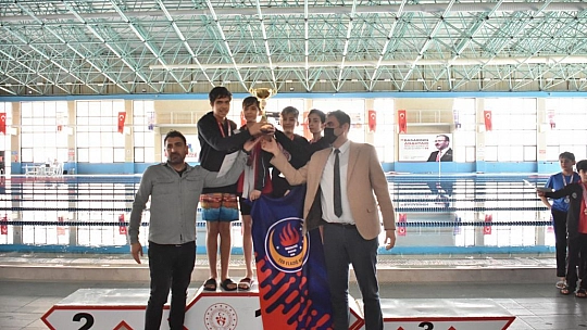 Yüzme yarışları sona erdi