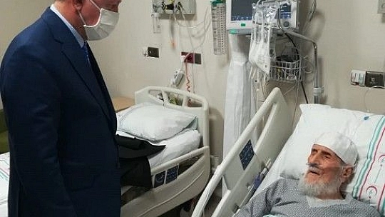 Cumhurbaşkanı Erdoğan'dan Fethi Sekin'in babası ile kanaat önderi Nazırlı'ya hastanede ziyaret