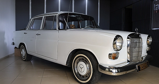 Elazığ'ın Gözbebeği: 1967 Model Mercedes'e 200 Bin Lira Harcadı, Milyonluk Araçları Dışarıda Bıraktı