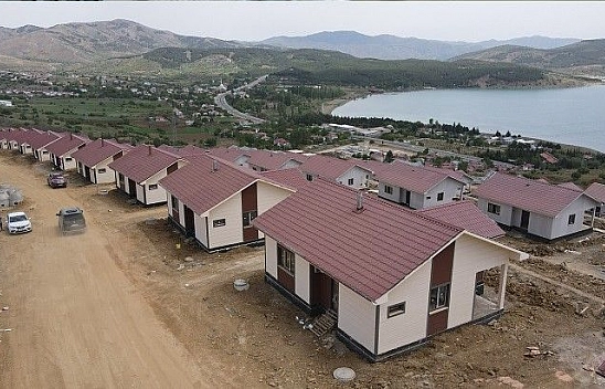 Elazığ'ın 300 köyünde, çelik konutlar yükseliyor