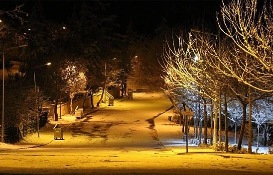 Karla kaplı Harput'ta ışıklarla görsel şölen