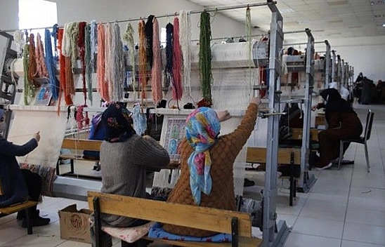 Mahalledeki sosyal tesis, 13 yıldır kadınlara iş kapısı oluyor