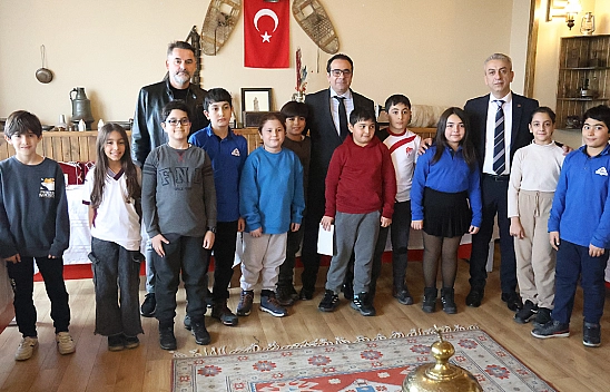 Elazığ'da 10 Yaşındaki öğrenci seçim vaadini gerçekleştirdi