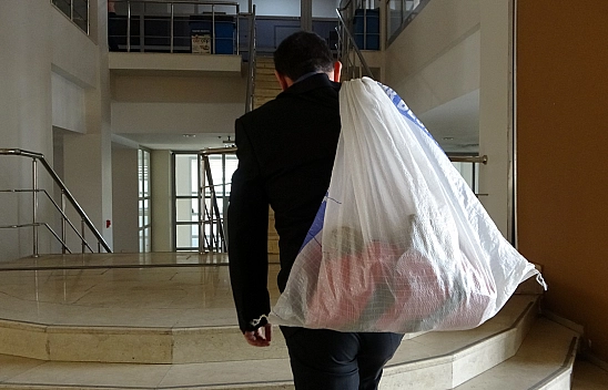 10 Yıldır Topladığı Taşları Çuvalla Müzeye Götürdü