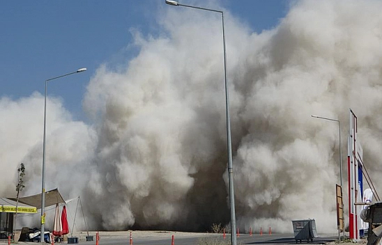 15 Katlı Bina Saniyeler İçinde Yerle Bir Oldu!