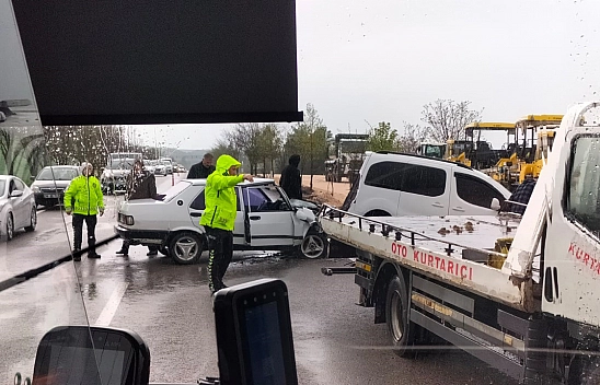 2 Ayrı Kaza 4'ü Çocuk 11 Yaralı