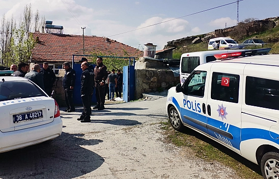 2 Genç Evde Ölü Bulundu