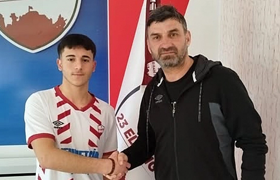23 Elazığ FK, altyapıdan Emirhan Karataş ile profesyonel sözleşme imzaladı