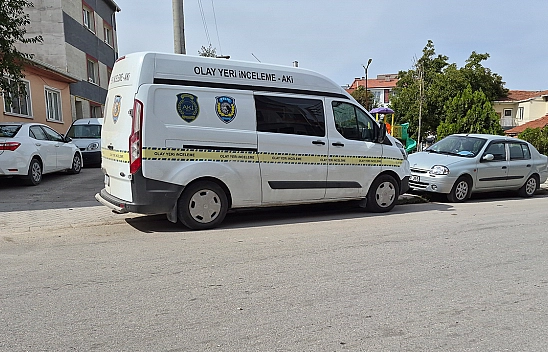 52 yaşındaki adam merdivenin altında ölü bulundu