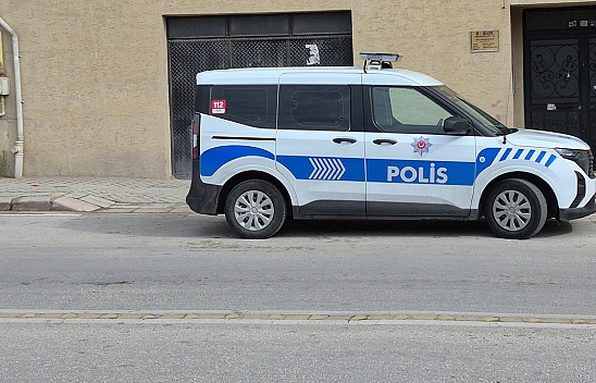 58 yaşındaki adamın cesedini evde annesi buldu