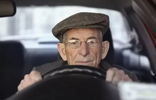 75 yaş ve üstü sürücülere şehirler arası araç kullanımı yasağı