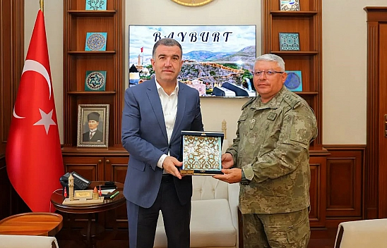 8. Kolordu'da görev değişimi: Kurmay Başkanlığı'na Albay Erdem Yeni atandı