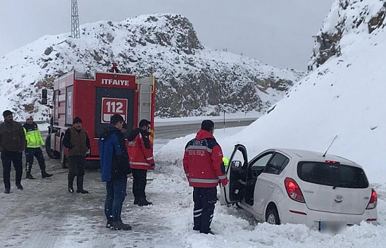Adıyaman'da donma tehlikesi yaşayan aile kurtarıldı