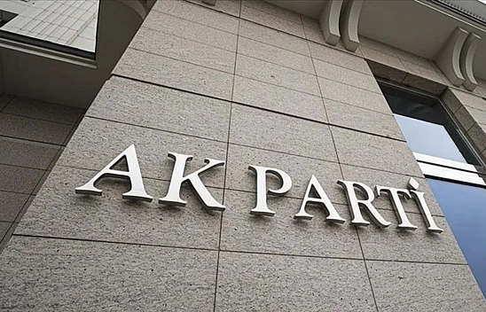 AK Parti 4 il başkanı görevden alındı