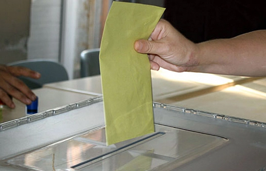 Ak Parti'den erken seçim çıkışı