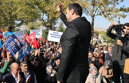 AK Parti Elazığ İl Başkanı Sencer Selmanoğlu'na Havalimanında Coşkulu Karşılama