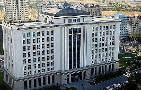 Ak Parti Eriyor mu?