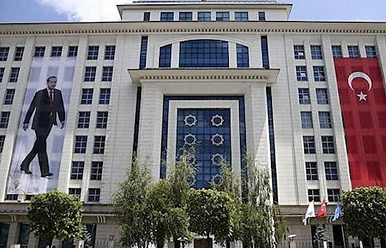 Ak Parti Halktan Koptu mu?