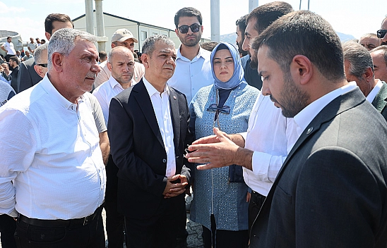 AK Parti Heyetinden Grevde Olan İşçilere Destek