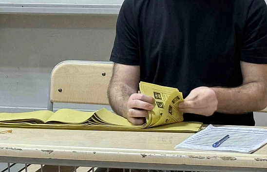 Ak Parti Keban İlçe Başkanı, MHP'li Belediye Başkanının Adaylığına İtiraz Etti