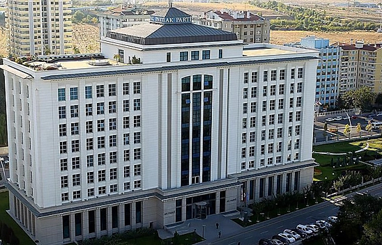 Ak Parti Rantiyecilerin Hamisi Mi?