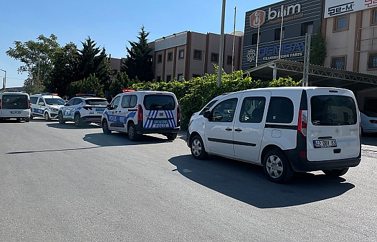 Alacak verecek kavgasında göğsünden bıçaklandı