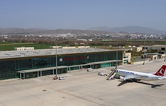 Anadolujet Yolcularına Sürpriz Elazığ İnişi