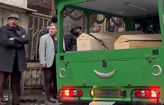 Annesini ve Kız Kardeşini Öldüren Şahıs, Camide Canına Kıydı!