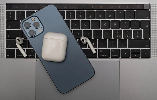 Apple'dan AirPods için yeni dönem iddiası: Kameralı model geliyor mu?