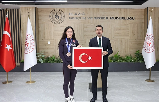 Avrupa 3.'sü Gizem Özer'den, İl Müdürü Eren'e ziyaret