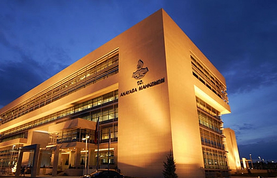 AYM'den Aldatılan Eşi İlgilendiren Karar!