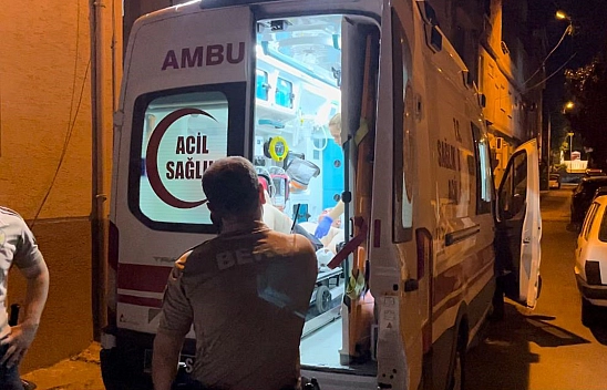 Babasına Kızıp Başını Cama Vurdu, Hastanelik Oldu