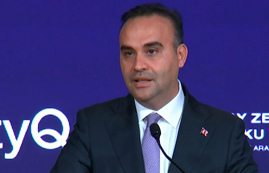 Bakan Kacır, yapay zeka sempozyumunda konuştu