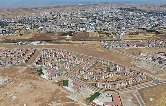Bakan Kurum duyurdu: Elazığ dahil 11 ilde kalıcı konutların yapımı tüm hızıyla sürüyor