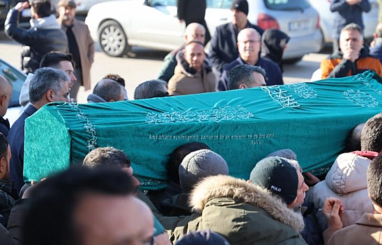 Başından vurulan diş hekimi Elazığ'da son yolculuğuna uğurlandı