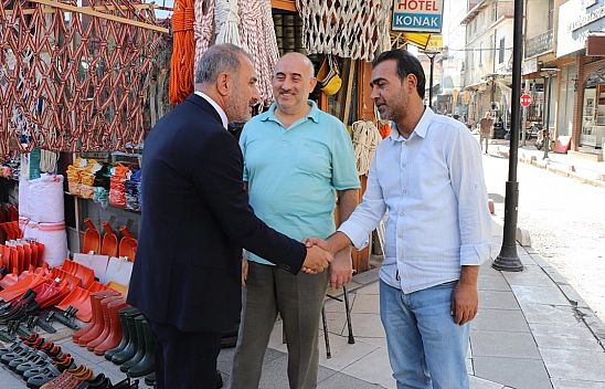 Başkan  Alan, çarşı esnafını ziyaret etti