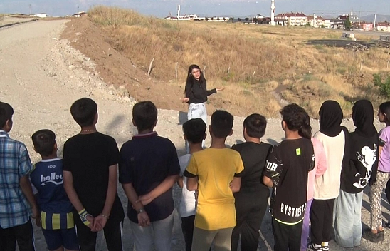 Başkan Karagöl Elazığ'daki Dezavantajı Çocukların Avantajı Oluyor