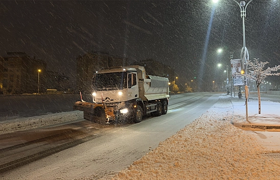 Başkan Şerifoğulları Duyurdu: Belediye Ekiplerinden Gece Mesaisi