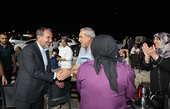 Başkan Şerifoğulları, Seksenler Sokağı'nda vatandaşlarla buluştu