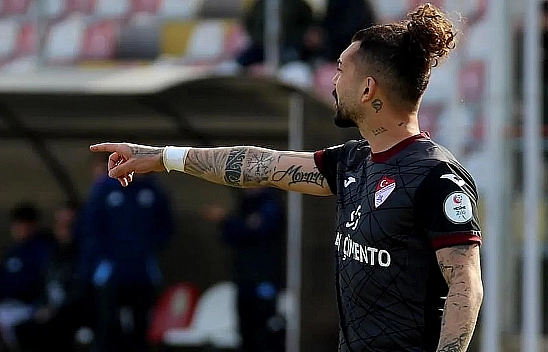 Beykan Şimşek Elazığspor'da kaldı! 2 yıllık yeni sözleşme