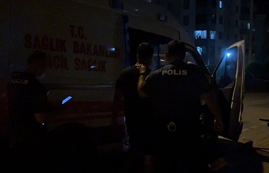 Bıçaklı kavga kanlı bitti: 1'i ağır 3 yaralı