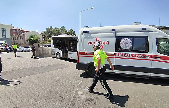Bıçaklı Saldırgan Dehşeti: 2 Ölü 7 Yaralı