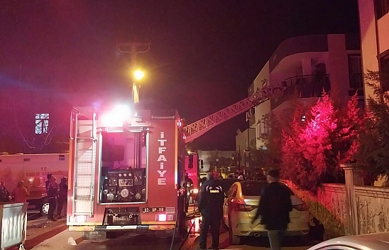 Bina İçerisinde Çıkan Yangında 4 Kişi Zehirlendi