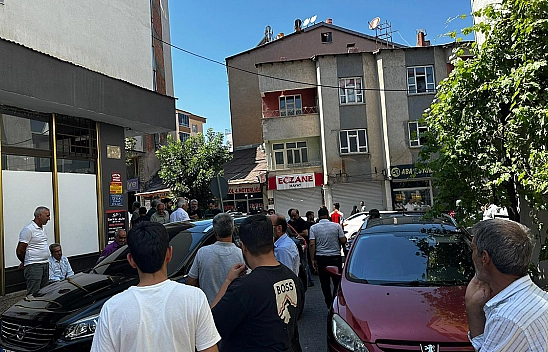 Bingöl'de Madde Bağımlısı Bir Şahıs, Cadde Üzerinde Önüne Gelene Bıçakla Saldırdı 2 Ölü 7 Yaralı