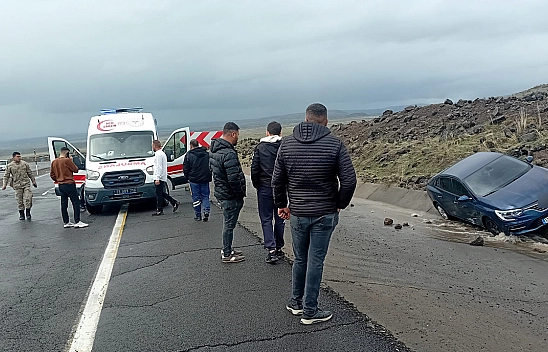 Bingöl-Elazığ karayolunda Korkutan kaza: 4 yaralı