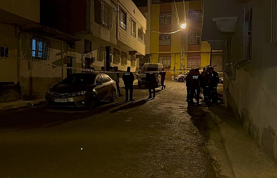 Bir Evde 5 Ceset Bulundu