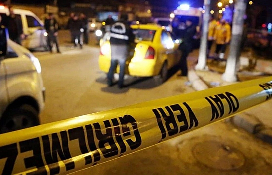 Bir kişi evinin balkonunda ölü bulundu