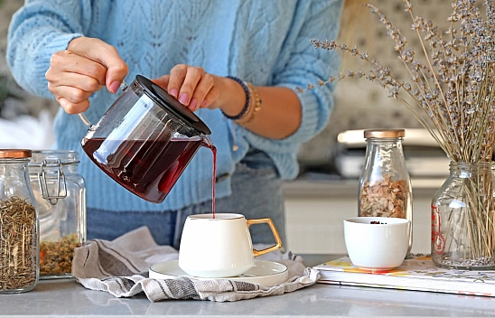 Bitki Çaylarındaki Gizli Tehlike! Organları Yavaş Yavaş Zehirliyor...